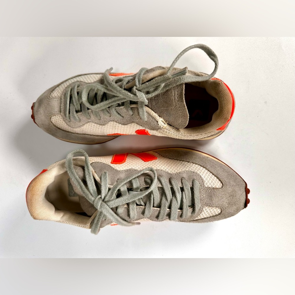 Veja RIO BRANCO HEXAMESH GRAVEL ORANGE GREY Sneakers - Picture 8 of 13